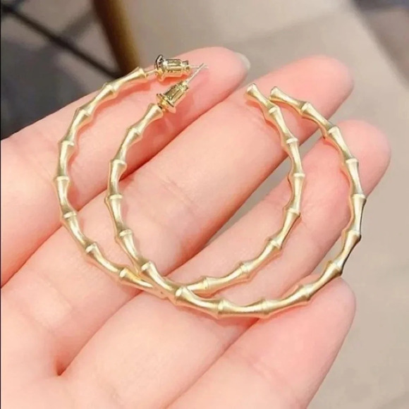 18k Gold Bamboo Textured Minimalist Hoop Earrings - Picture 1 of 4